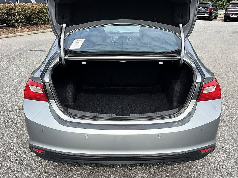 Used 2025 Chevrolet Malibu LT FWD image 15