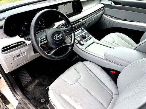 Used 2024 Hyundai Palisade SEL FWD image 16