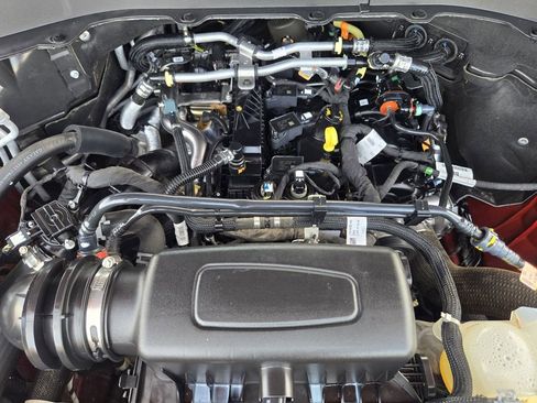 Used 2021 Ford Explorer XLT image 29