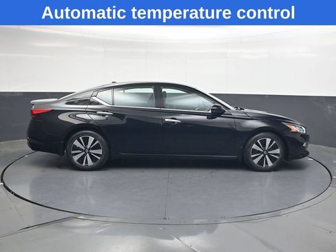 Used 2022 Nissan Altima 2.5 SL FWD image 3