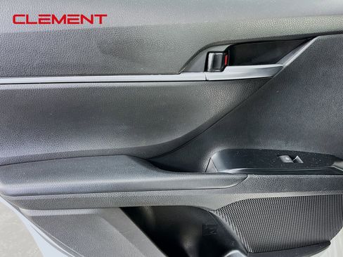 Used 2020 Toyota Camry SE FWD image 27