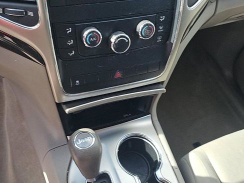 Used 2011 Jeep Grand Cherokee Laredo image 9