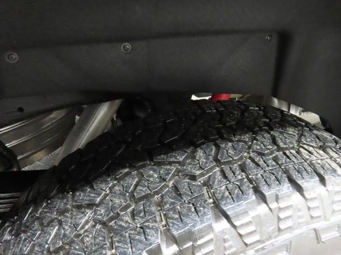 Used 2025 GMC Sierra 2500 AT4 w/ AT4 Premium Plus Package image 43