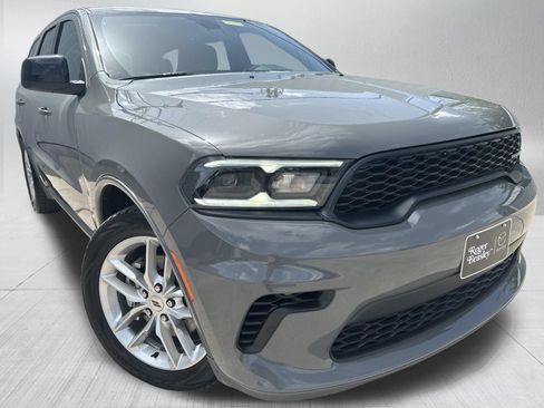 Used 2023 Dodge Durango GT RWD image 3
