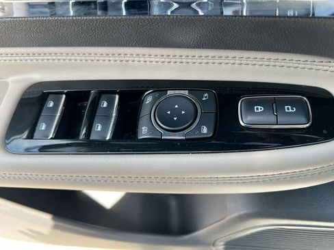 Used 2021 Lincoln Corsair AWD w/ Premium Package image 17