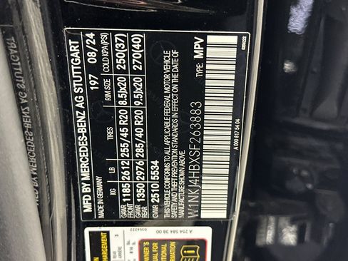 Used 2025 Mercedes-Benz GLC 300 4MATIC image 28