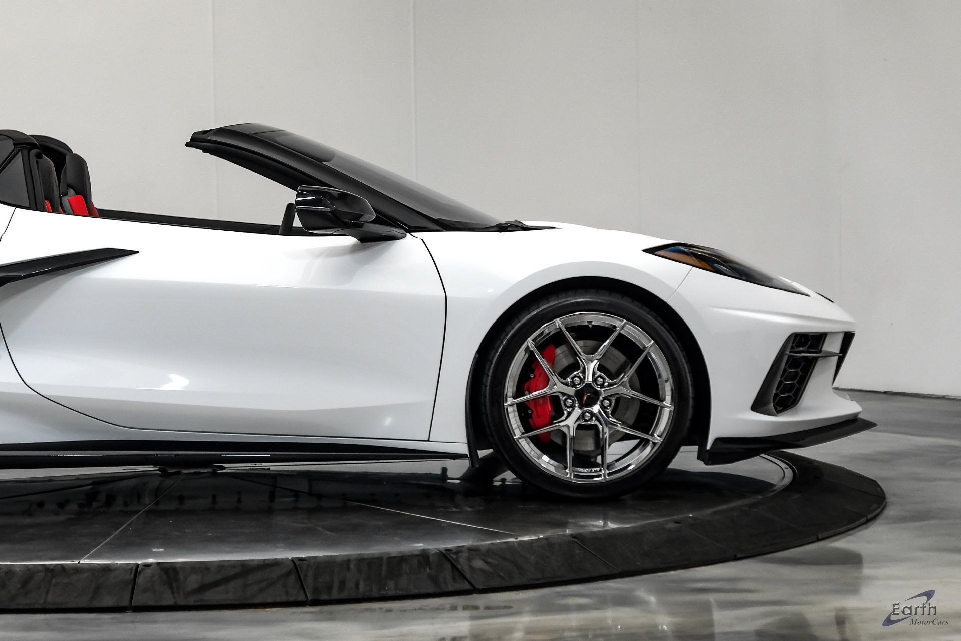 Used 2024 Chevrolet Corvette Stingray Premium Conv w/ Z51 Performance Package RWD image 28
