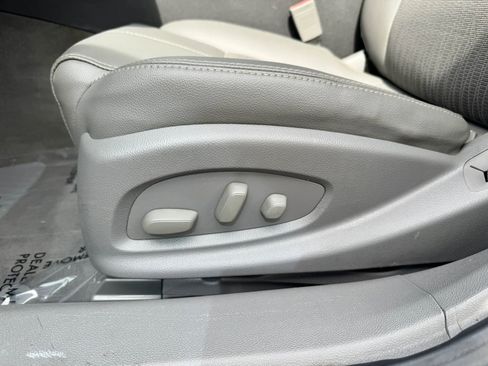 Used 2016 Chevrolet Impala LT FWD image 28
