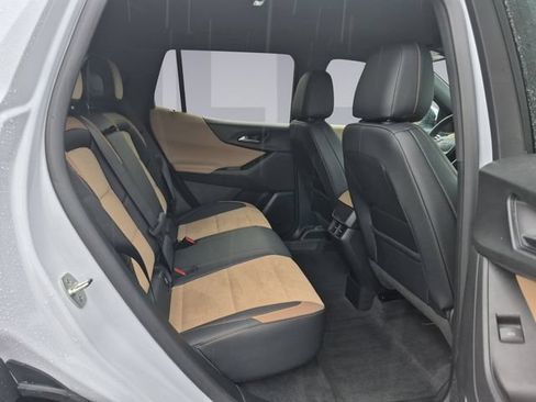 Used 2026 Chevrolet Equinox ACTIV w/ Safety and Technology Package AWD/4WD image 18