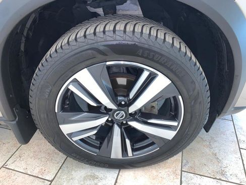 Used 2021 Nissan Rogue Platinum image 9