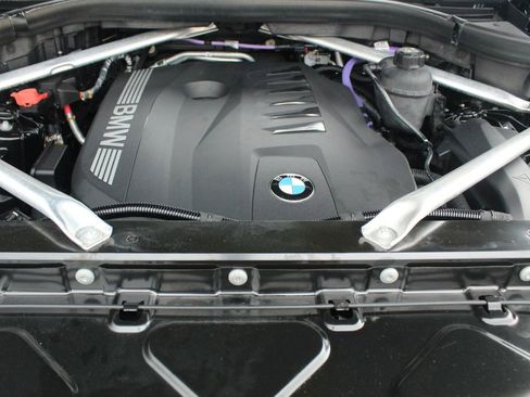 Certified 2024 BMW X5 xDrive40i w/ Premium Package image 3