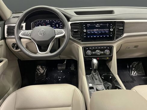 Used 2022 Volkswagen Atlas SE w/ Panoramic Sunroof Package image 5