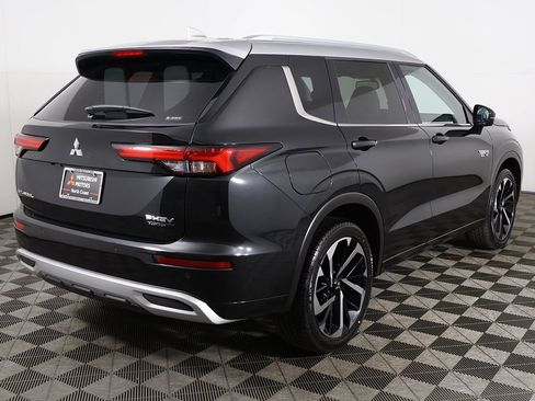 New 2025 Mitsubishi Outlander SEL image 15