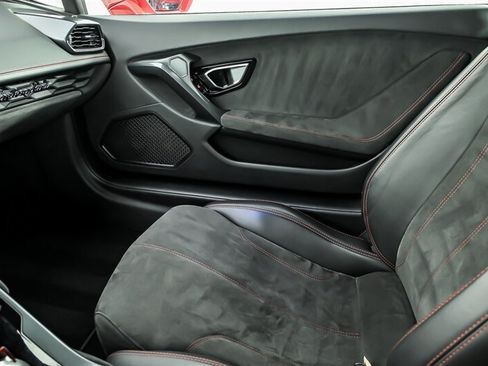 Used 2015 Lamborghini Huracan LP 610-4 AWD/4WD image 37