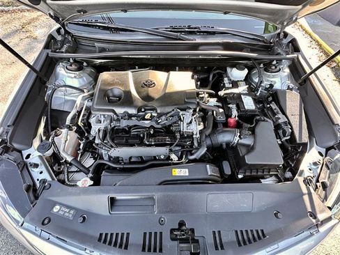 Used 2020 Toyota Camry SE image 32