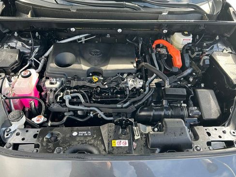 Used 2025 Toyota RAV4 LE AWD/4WD image 33