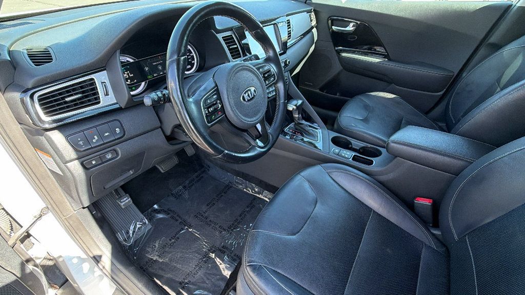 Used 2017 Kia Niro Touring w/ Advanced Technology Package FWD image 10