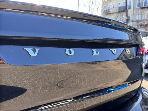 Used 2022 Volvo S90 B6 Inscription w/ Advanced Package image 8