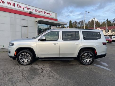 Used 2022 Jeep Wagoneer Series III w/ Convenience Group I image 7