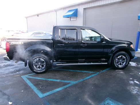 Used 2018 Nissan Frontier PRO-4X image 6