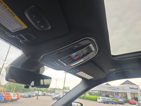 New 2026 Jeep Grand Cherokee Limited AWD/4WD image 18