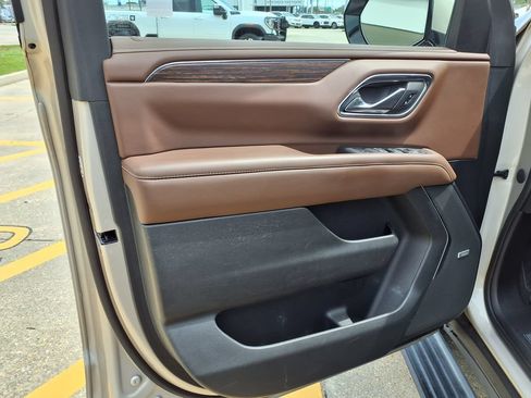 Used 2023 Chevrolet Tahoe High Country RWD image 18