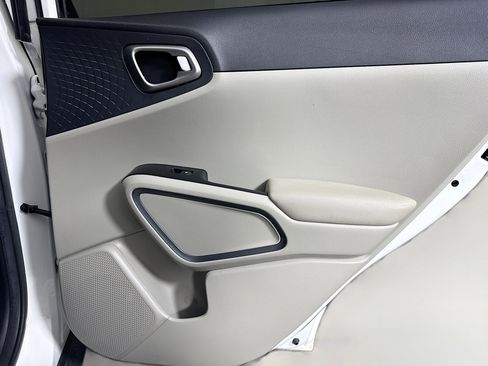 Used 2021 Kia Soul EX image 28