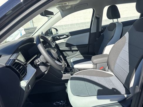 New 2026 Volkswagen Taos S image 8