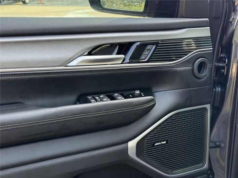 New 2025 Jeep Wagoneer L Series II AWD/4WD image 12