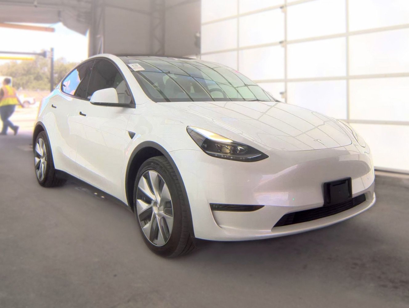 Used 2023 Tesla Model Y Long Range AWD/4WD image 3