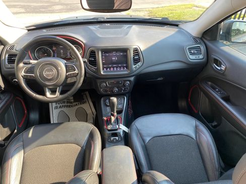 Used 2018 Jeep Compass Trailhawk w/ Cold Weather Group AWD/4WD image 4