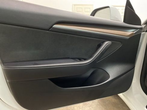 Used 2023 Tesla Model 3 Standard Range image 14