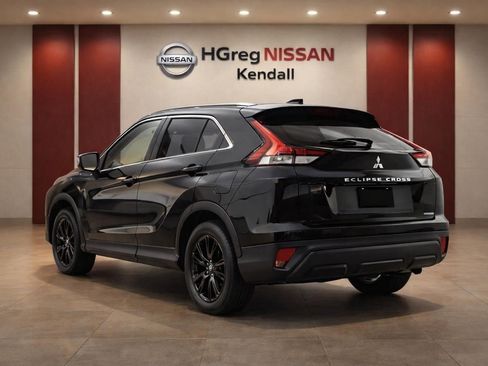 Used 2024 Mitsubishi Eclipse Cross LE image 2