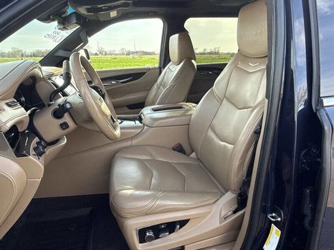 Used 2018 Cadillac Escalade ESV Platinum AWD/4WD image 18