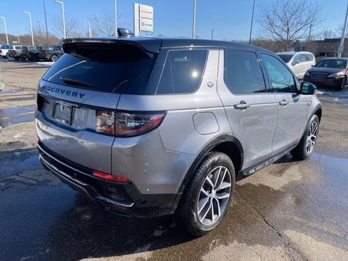 Used 2025 Land Rover Discovery Sport Dynamic SE image 3
