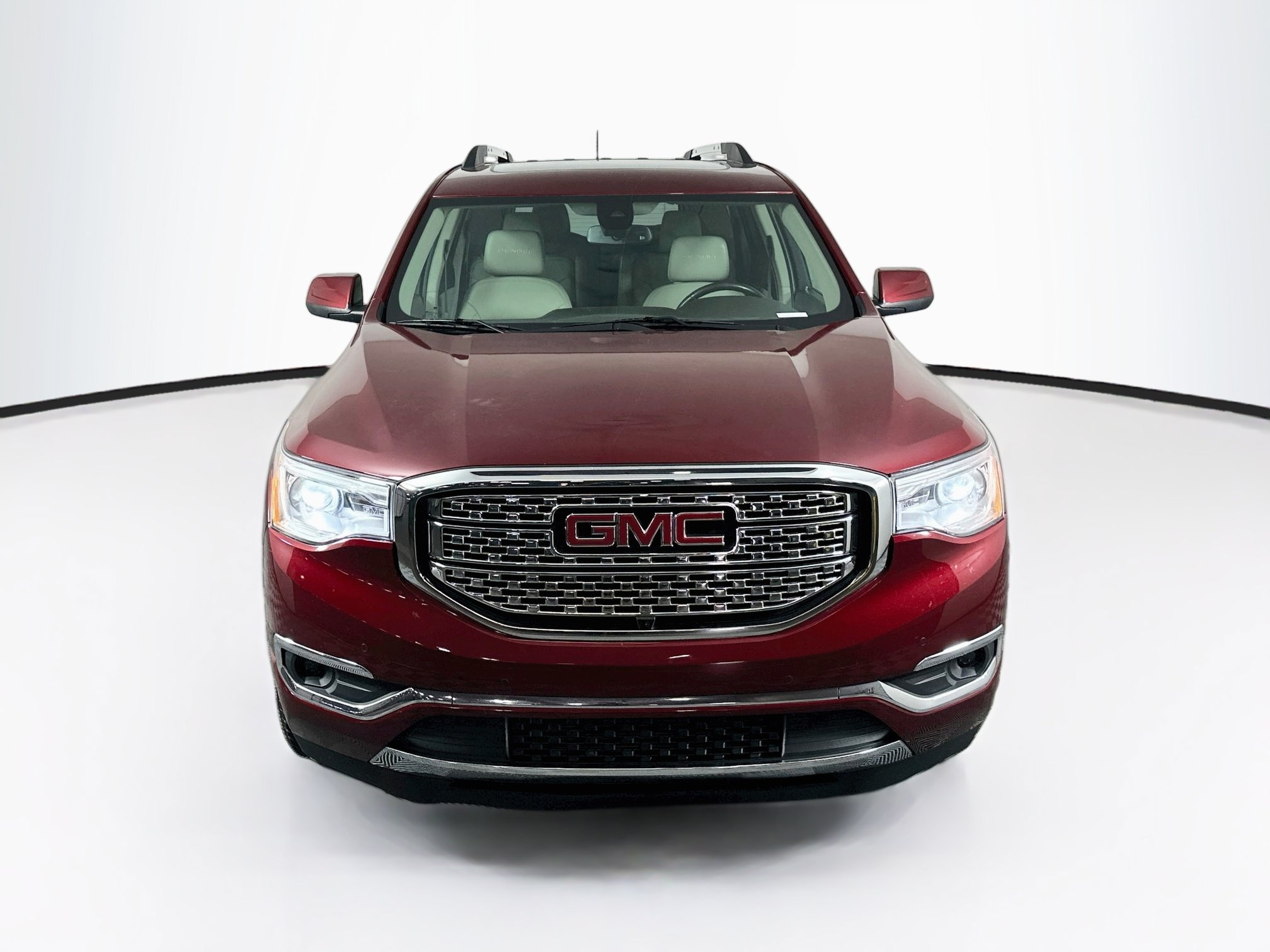 Used 2018 GMC Acadia Denali w/ Technology Package FWD image 2