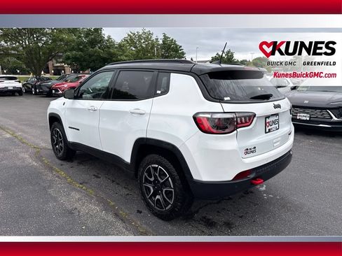 Used 2025 Jeep Compass Trailhawk AWD/4WD image 6