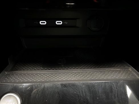 Used 2023 Volkswagen Taos SE w/ Black Wheel Package image 22