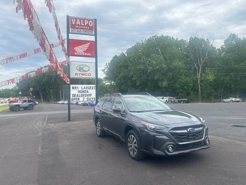 Used 2023 Subaru Outback Premium AWD/4WD image 12