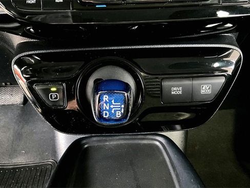 Used 2021 Toyota Prius LE image 24