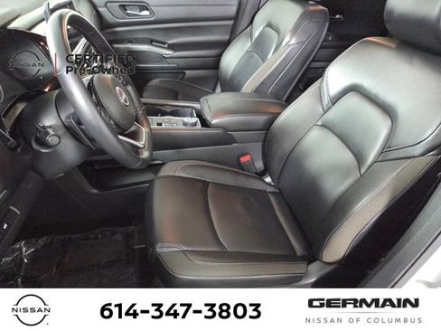 Certified 2024 Nissan Pathfinder SL w/ Black Appearance Package AWD/4WD image 19