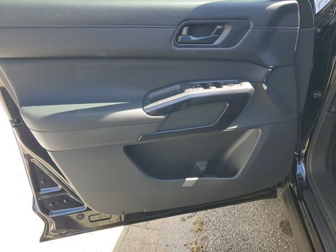 New 2026 Nissan Pathfinder SV image 15