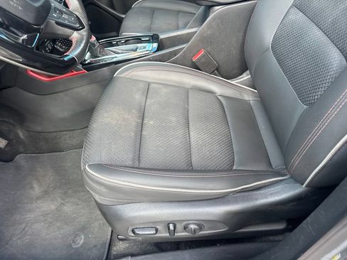 Used 2022 Chevrolet TrailBlazer RS w/ Technology Package FWD image 17