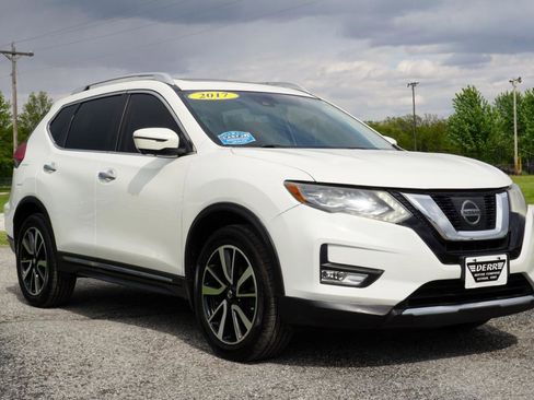 Used 2017 Nissan Rogue SL w/ SL Premium Package AWD/4WD image 4