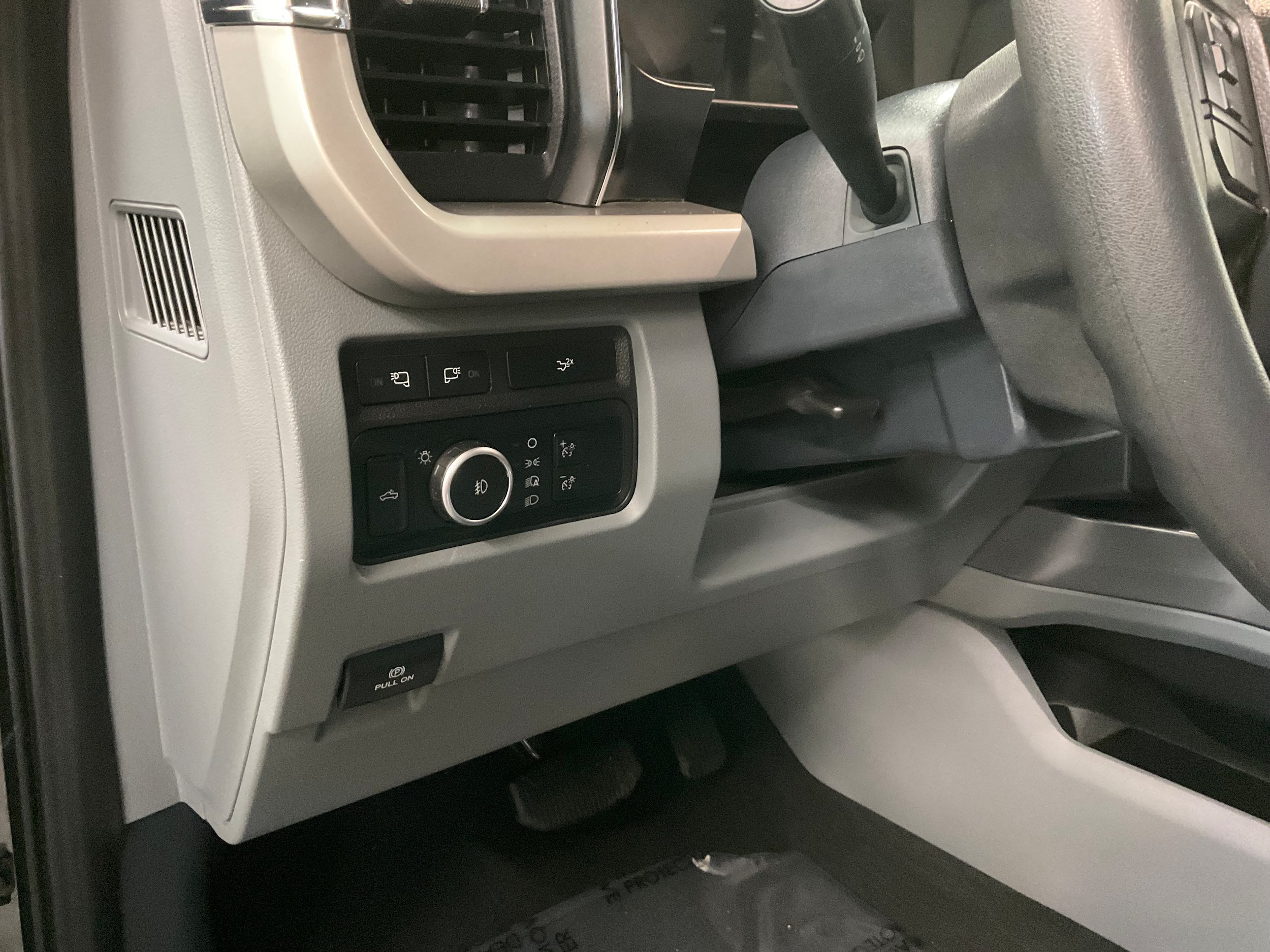Used 2024 Ford F250 XLT w/ XLT Premium Package AWD/4WD image 13