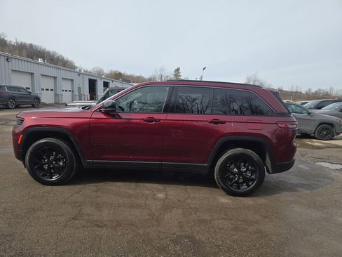 New 2026 Jeep Grand Cherokee Altitude AWD/4WD image 7