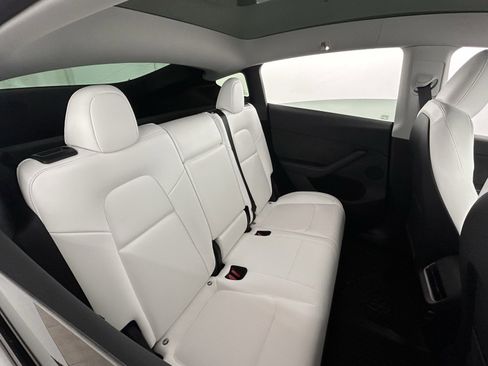 Used 2024 Tesla Model Y Performance image 33