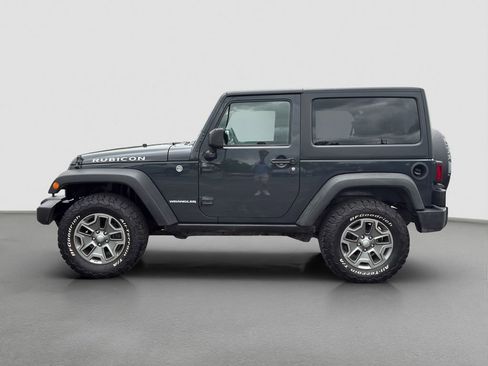 Used 2017 Jeep Wrangler Rubicon w/ Power Convenience Group AWD/4WD image 3
