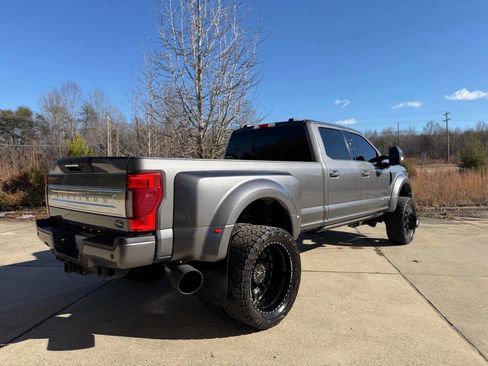 Used 2022 Ford F450 Platinum image 8