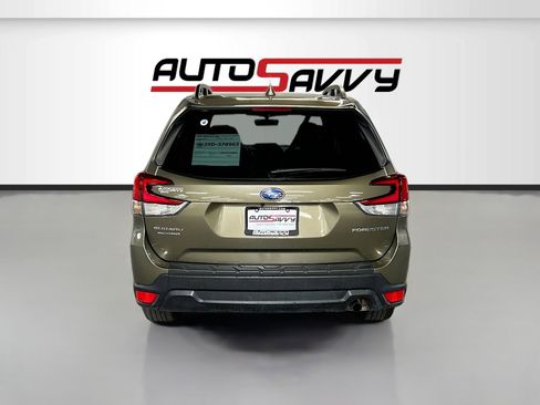 Used 2023 Subaru Forester Premium w/ Popular Package #2 AWD/4WD image 6